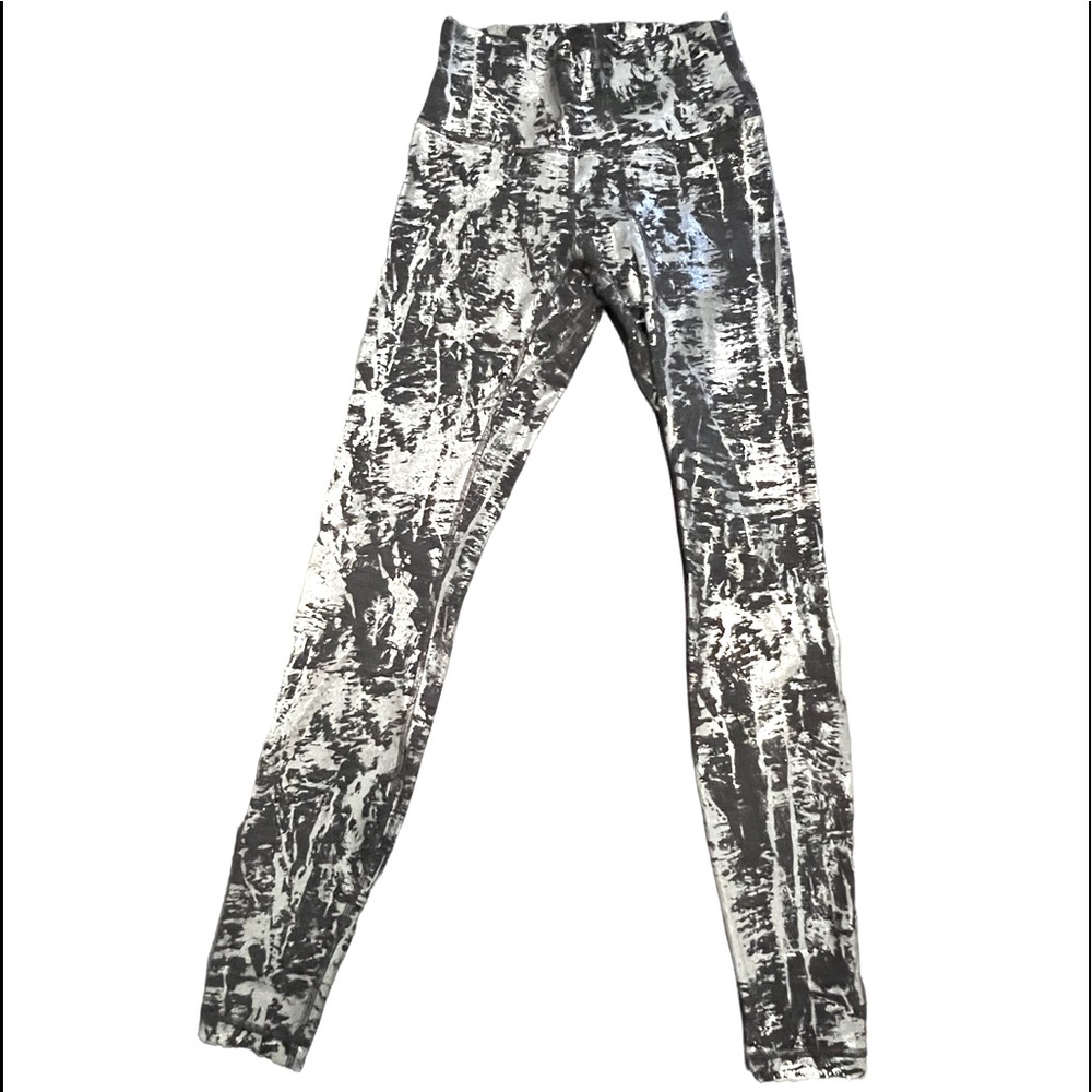 Lululemon Wunder Under 28”, Size 4, Limited Edition New Years release, Metallic